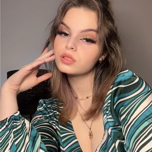 Meet your Posher, Brooke